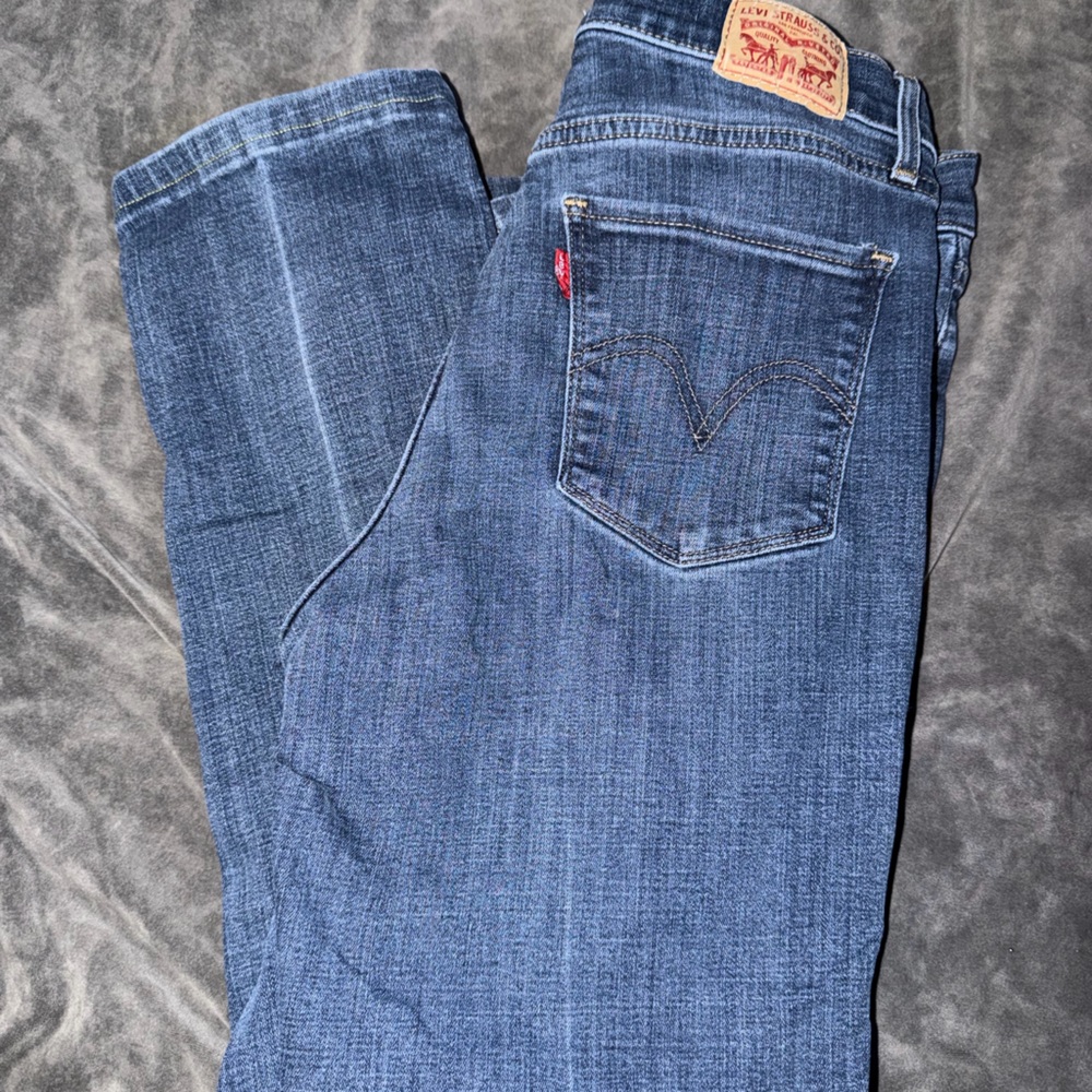 Women’s Levis Dark Blue Classic Straight Jeans Size 4